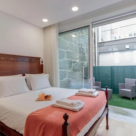 Cozy Studio W/ Patio By Lovelystay Porto Exterior photo